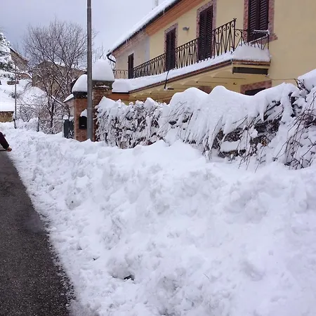 Vakantiehuis Casavacanze Ciaspole E Uva Fiastra