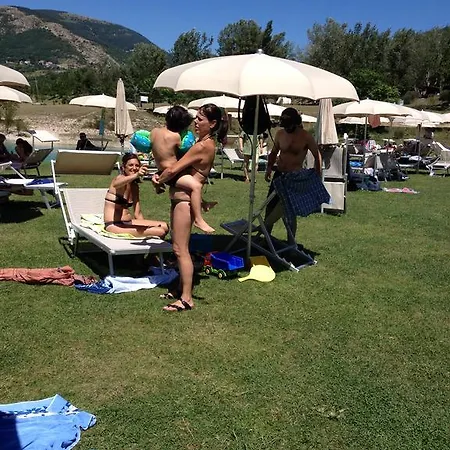 Semesterbostad Casavacanze Ciaspole E Uva Fiastra