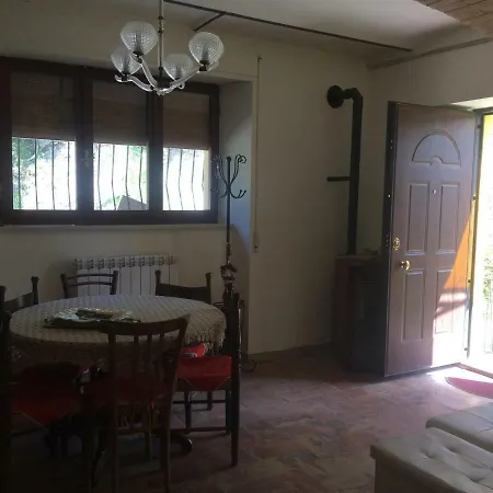 Semesterbostad Casavacanze Ciaspole E Uva *